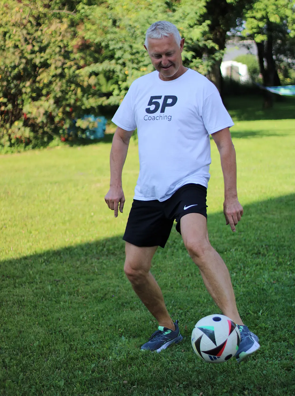 Erwin Glaß spielt Fußball